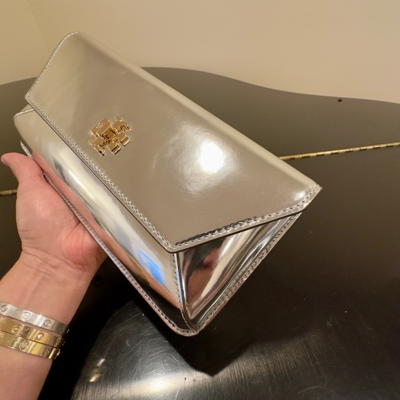NWT RARE Authentic Luxury Party Tory Burch Kira Metallic Envelope Clutch/Bag - Picture 10 of 17